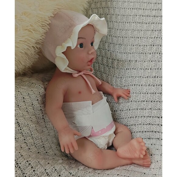6.71lbs Cute Newborn Platinum Silicone 45cm Reborn Baby Girl Doll With Open Eyes - Picture 11 of 16